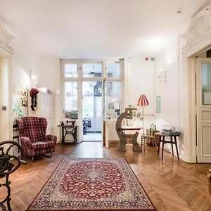 Baroque & Coworking Ostello