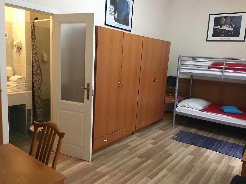 Hotel City Swing Budapest 3*,