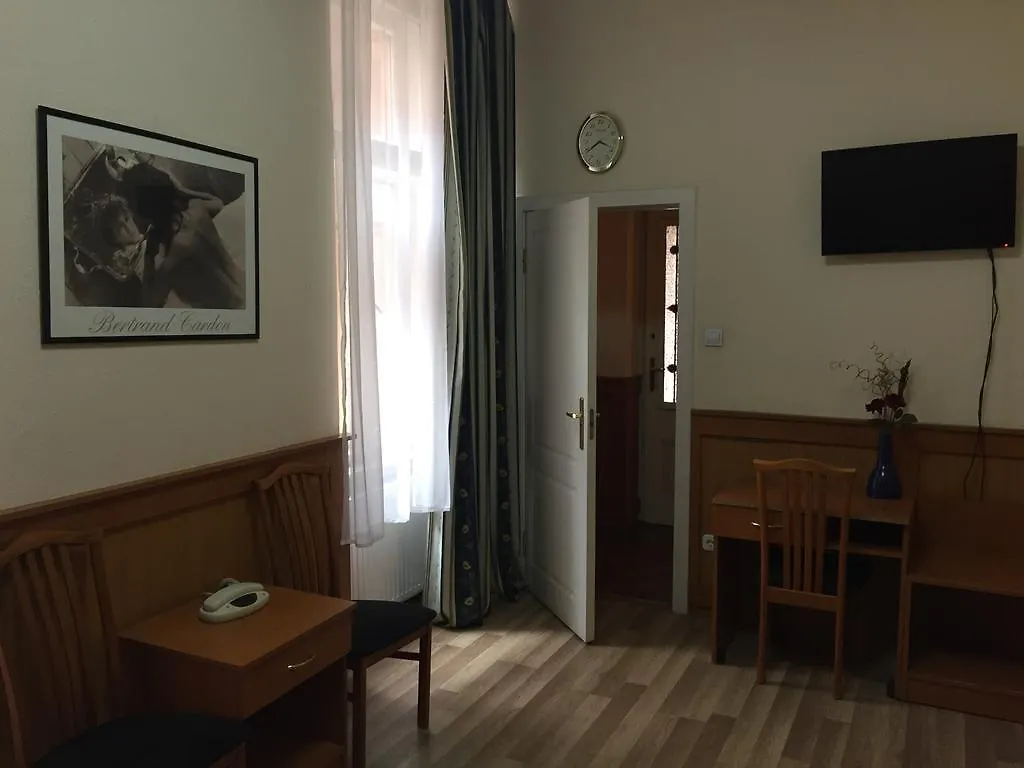***  Hotel City Swing Budapest Hungary